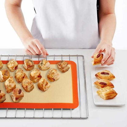 Quarter Sheet Silicone Baking Mat, 2 Pcs Non-Stick Silicone Baking Mats Cookie Sheet for 9X13 Baking Pan, Reusable Baking Sheet Liners Compatible with Nordic Ware Naturals Quarter Sheet